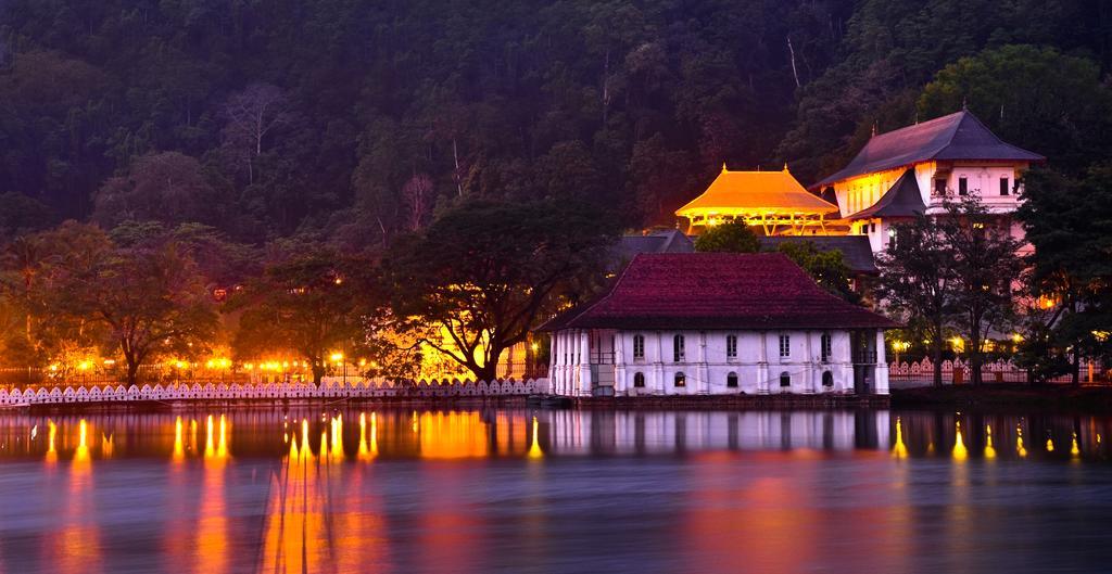 Mount Mirror Resort 康提 外观 照片