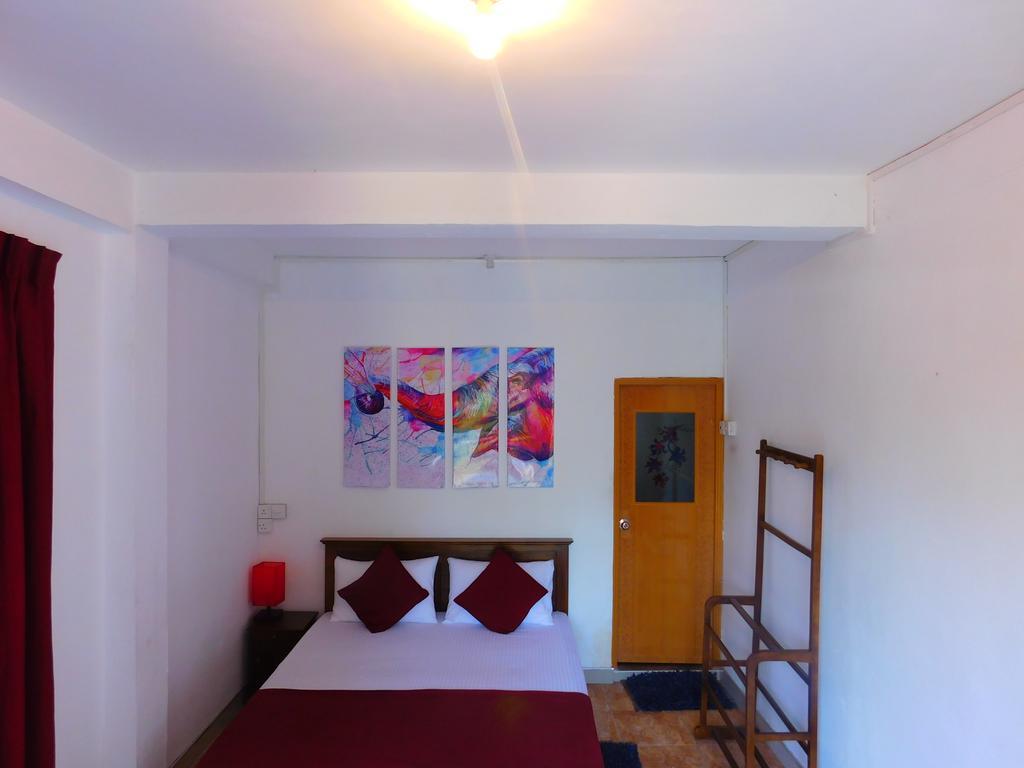 Mount Mirror Resort 康提 外观 照片